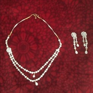 Adorable Gold plate necklace set